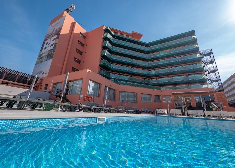 Fenals Garden Hotel